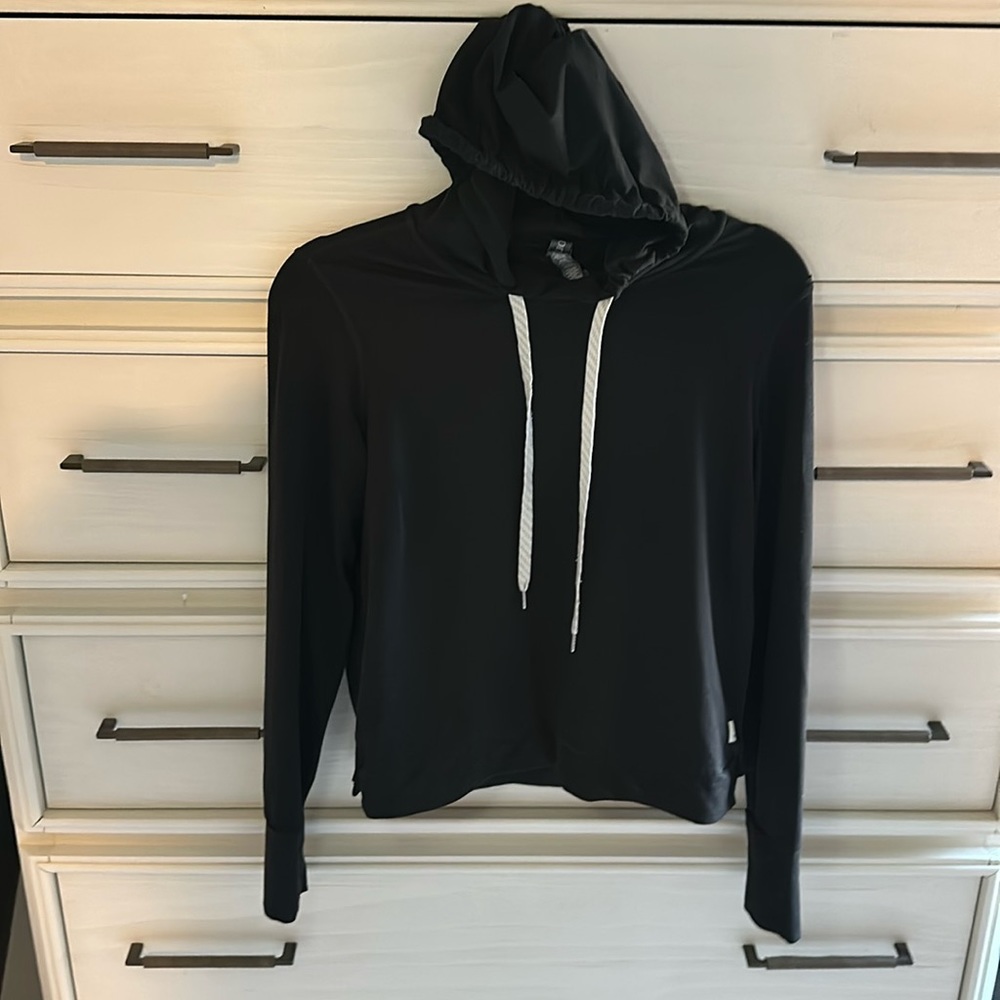 Vuori halo essential hoodie - black heather
